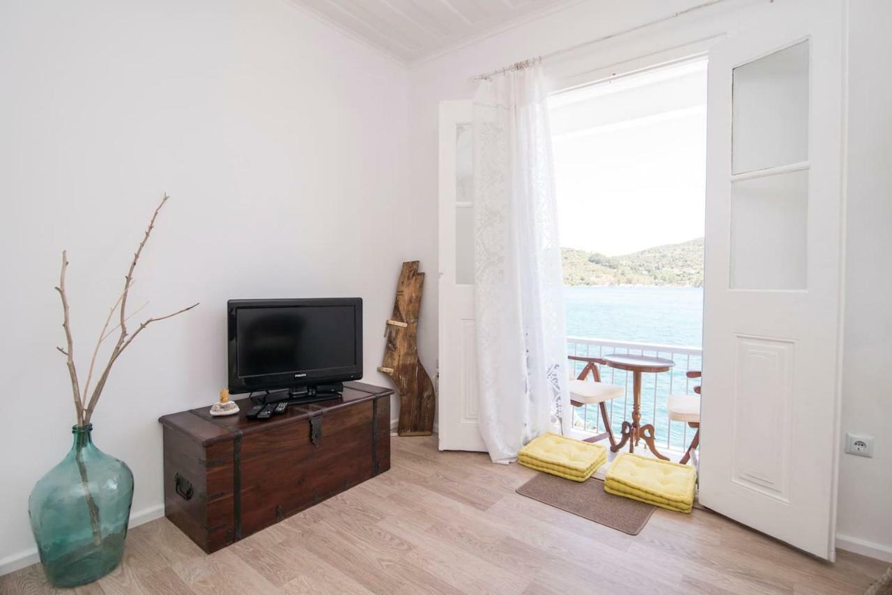 Cavos Seaside House Villa วาธี ภายนอก รูปภาพ